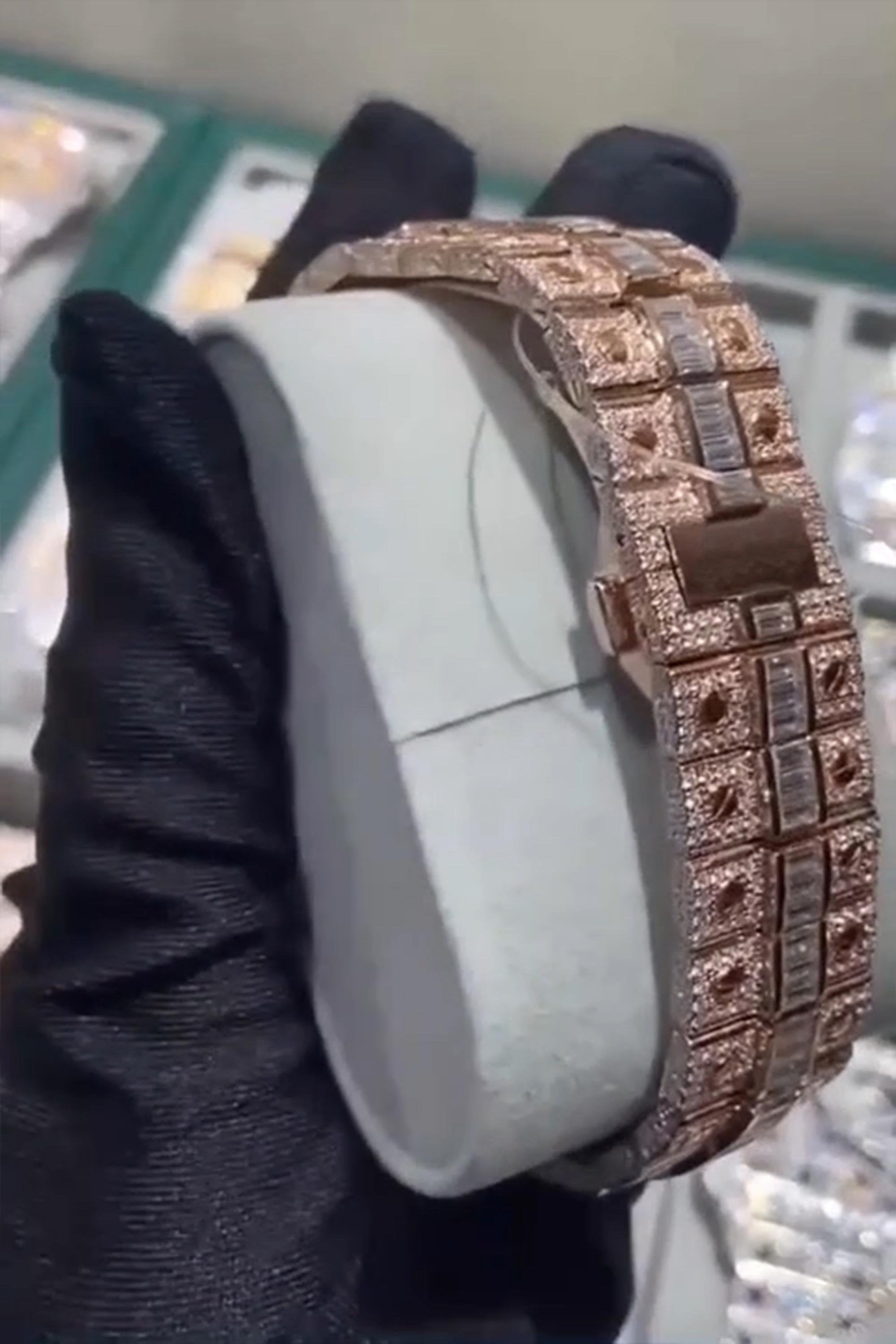 Iced Out Luxury 40MM Round & Baguette Moissanite Diamond Fully Automatic Watch for Anniversary Gift